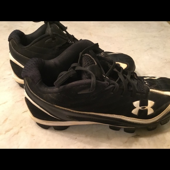 Baseball Cleats - Picture 3 of 5